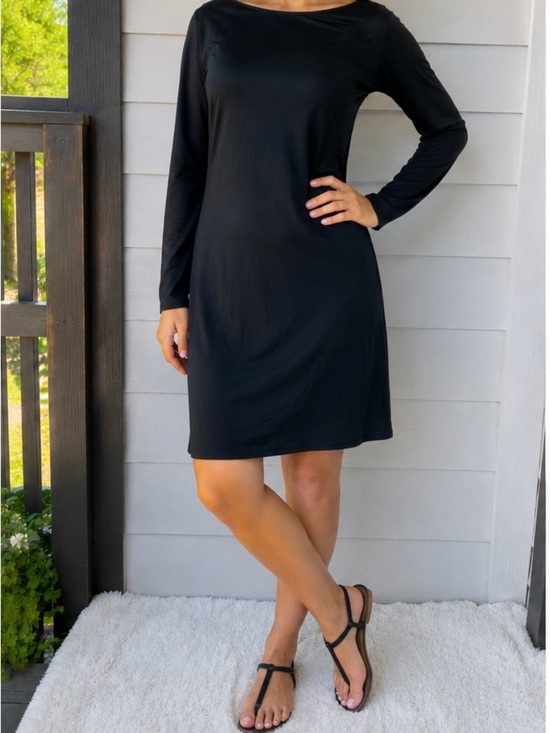 Abercrombie & Fitch Dresses & Skirts - Abercrombie & Fitch Black Long-Sleeve Shift Dress